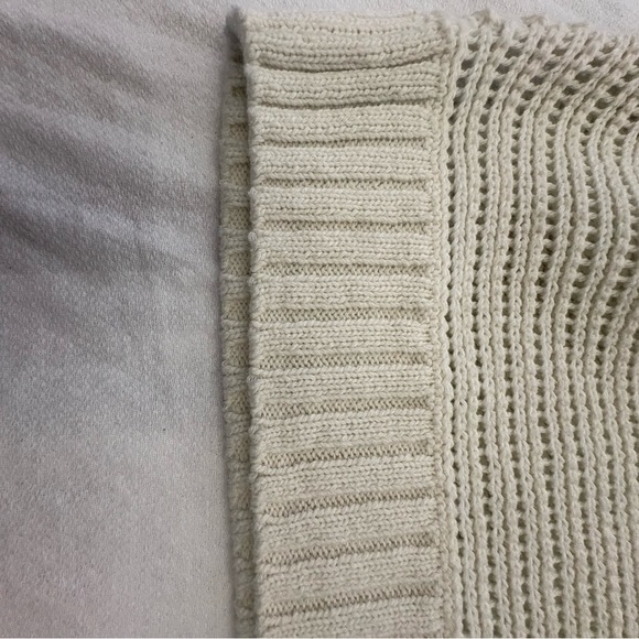 American Eagle Outfitters White Knit Top - Picture 11 of 12